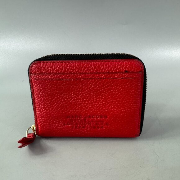 Marc Jacobs LEATHER ZIP AROUND WALLET IN TRUE RED - Picture 1 of 15